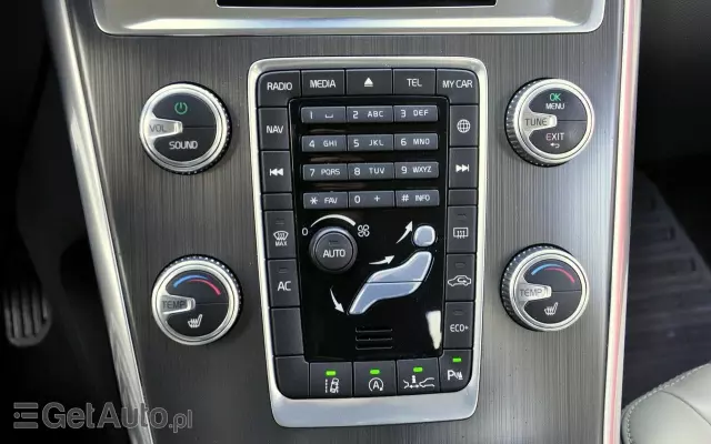 VOLVO XC 60 D4 Drive-E Momentum