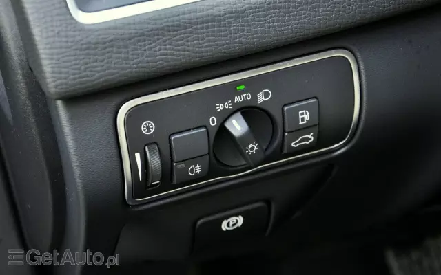 VOLVO XC 60 D4 Drive-E Momentum