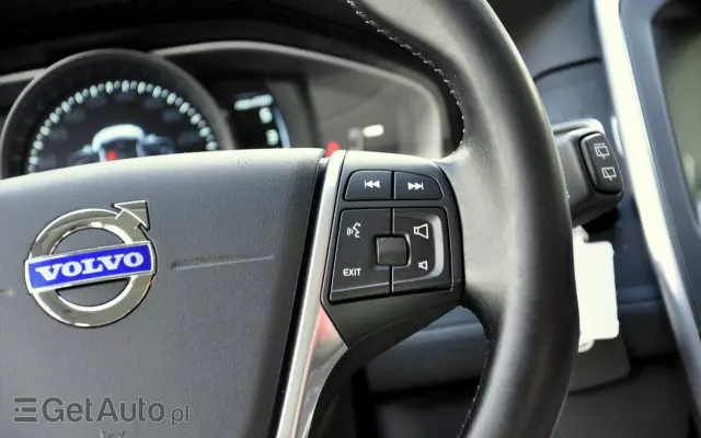 VOLVO XC 60 D4 Drive-E Momentum