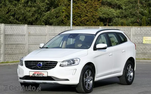 VOLVO XC 60 D4 Drive-E Momentum