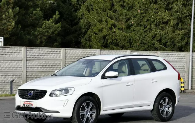 VOLVO XC 60 D4 Drive-E Momentum