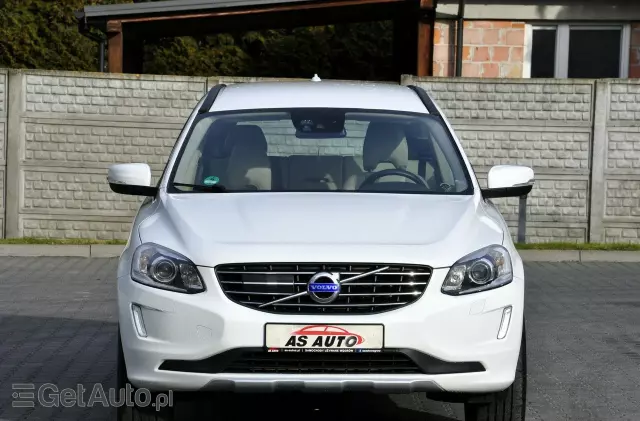 VOLVO XC 60 D4 Drive-E Momentum