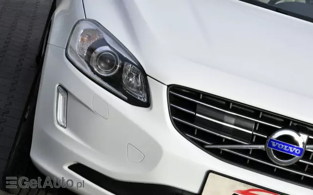 VOLVO XC 60 D4 Drive-E Momentum