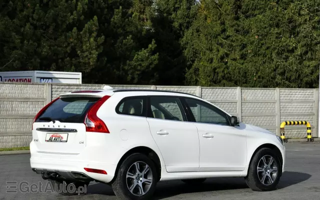 VOLVO XC 60 D4 Drive-E Momentum