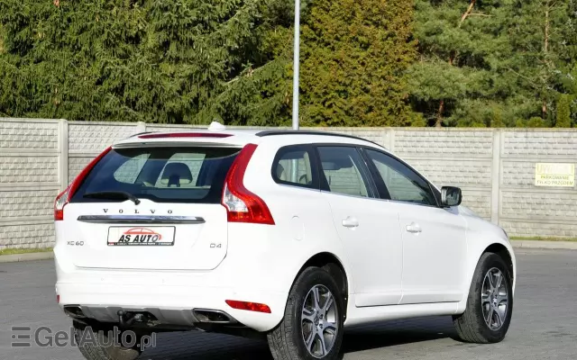 VOLVO XC 60 D4 Drive-E Momentum