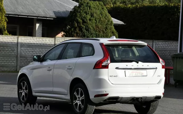 VOLVO XC 60 D4 Drive-E Momentum
