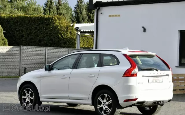 VOLVO XC 60 D4 Drive-E Momentum