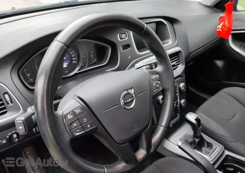 VOLVO V40 D3 Drive-E Momentum