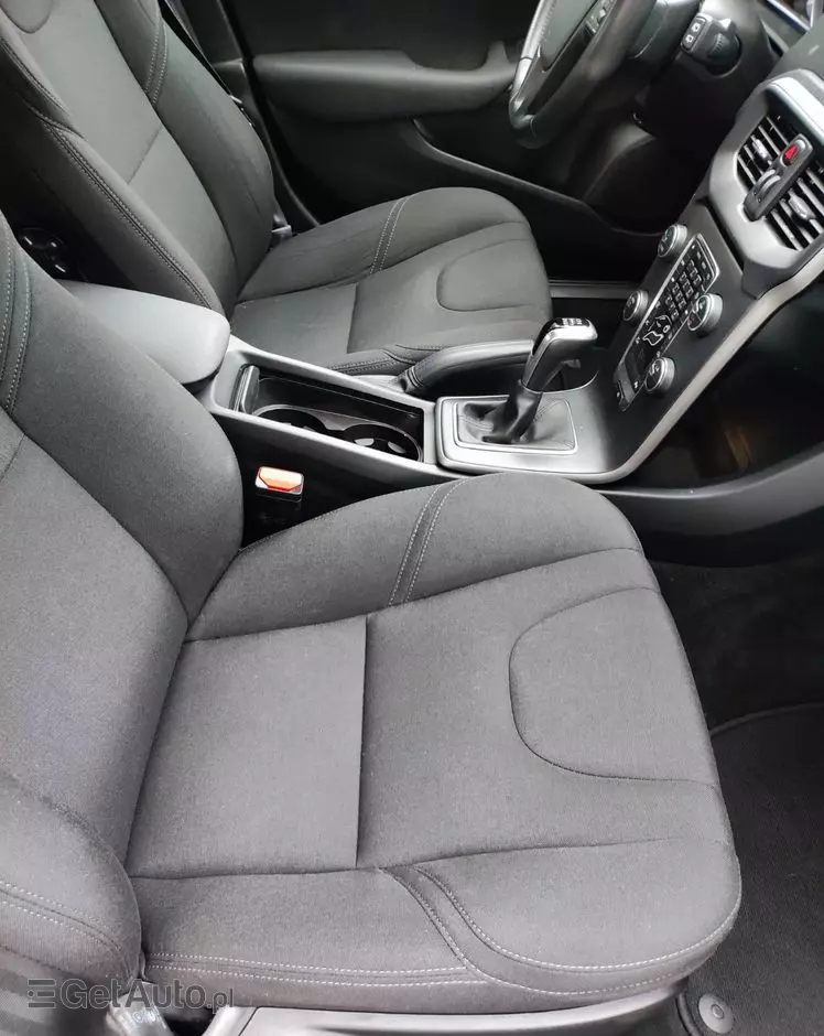 VOLVO V40 D3 Drive-E Momentum