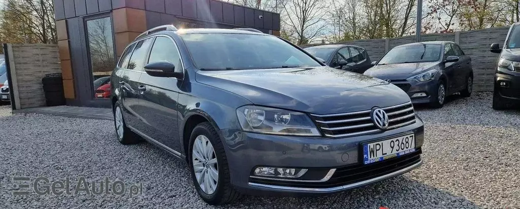 VOLKSWAGEN Passat 