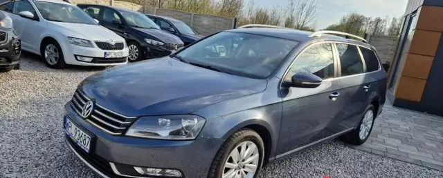 VOLKSWAGEN Passat 