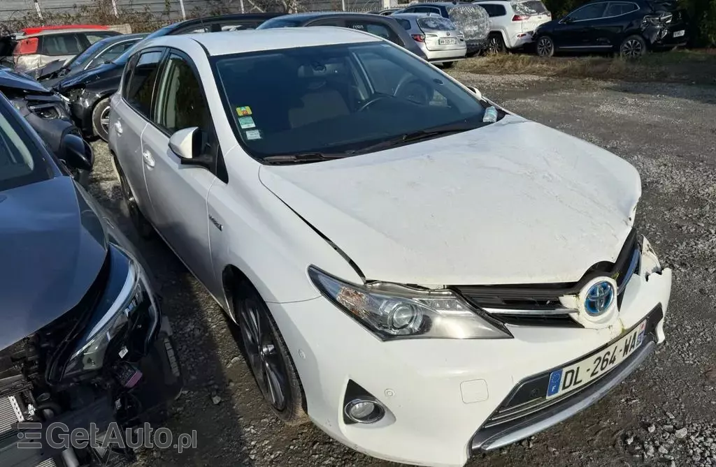 TOYOTA Auris 
