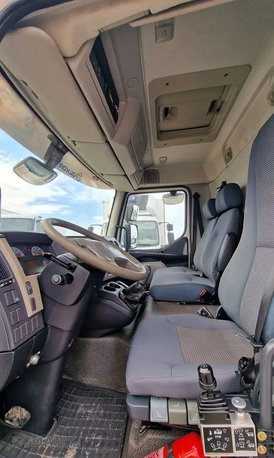 VOLVO FL260  4x2 Kiper/ Wywrotka/ Klima/ Blokada /trzy osoby 