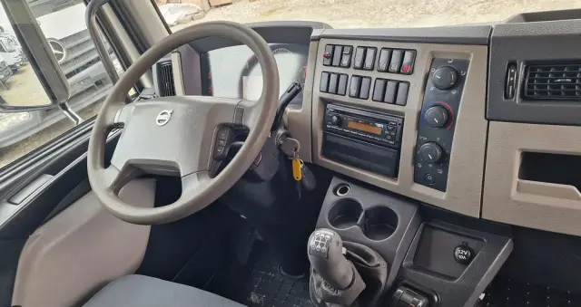 VOLVO FL260  4x2 Kiper/ Wywrotka/ Klima/ Blokada /trzy osoby 