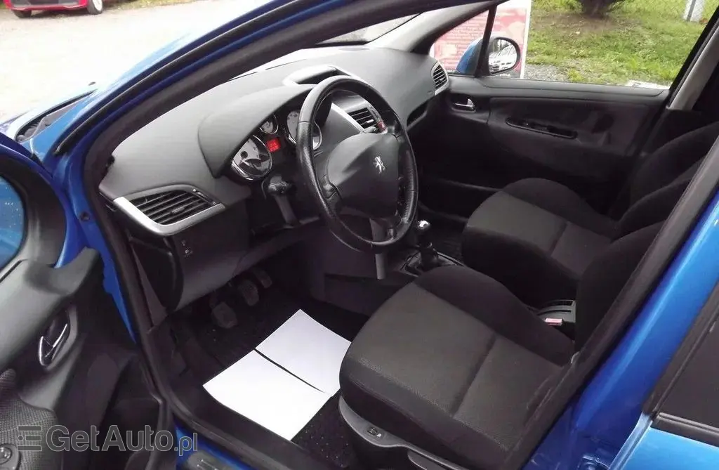 PEUGEOT 207 