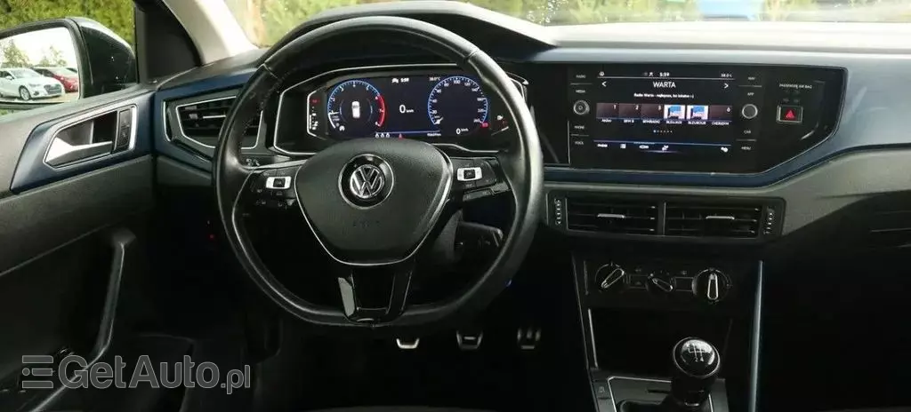 VOLKSWAGEN Polo 