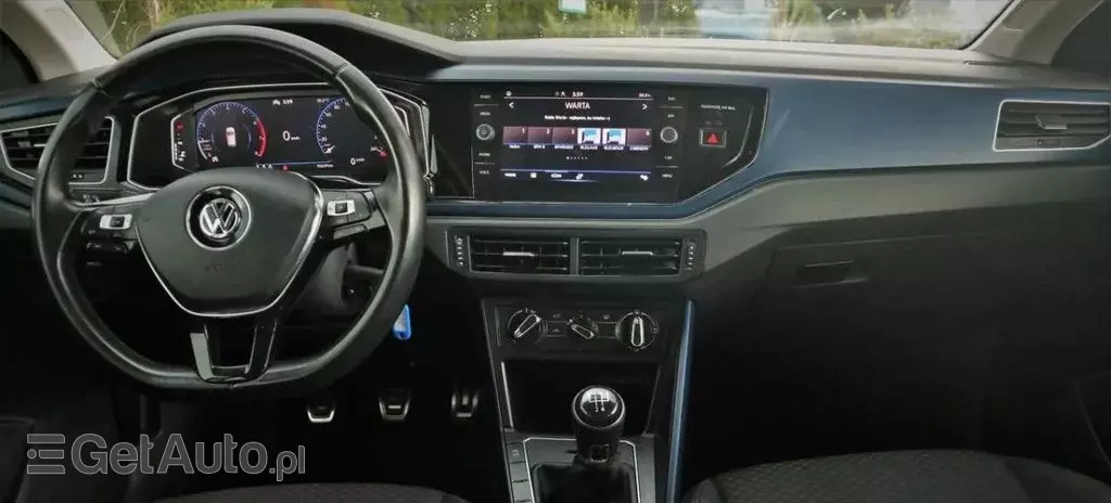VOLKSWAGEN Polo 