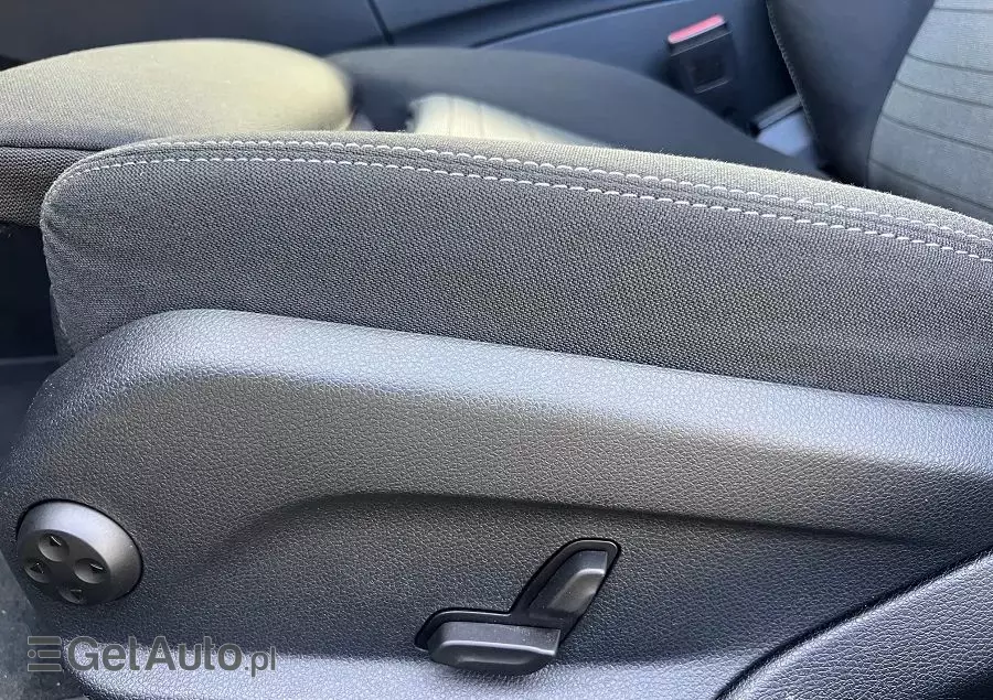 MERCEDES-BENZ Klasa C 200 d T 9G-TRONIC