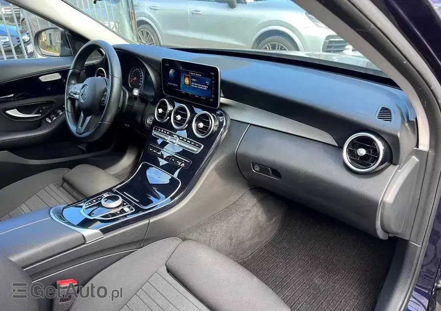 MERCEDES-BENZ Klasa C 200 d T 9G-TRONIC