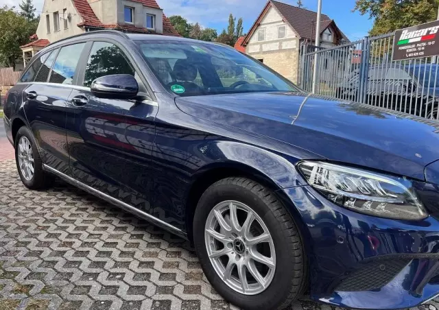 MERCEDES-BENZ Klasa C 200 d T 9G-TRONIC