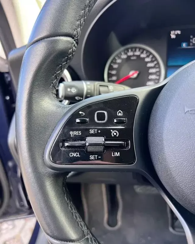 MERCEDES-BENZ Klasa C 200 d T 9G-TRONIC