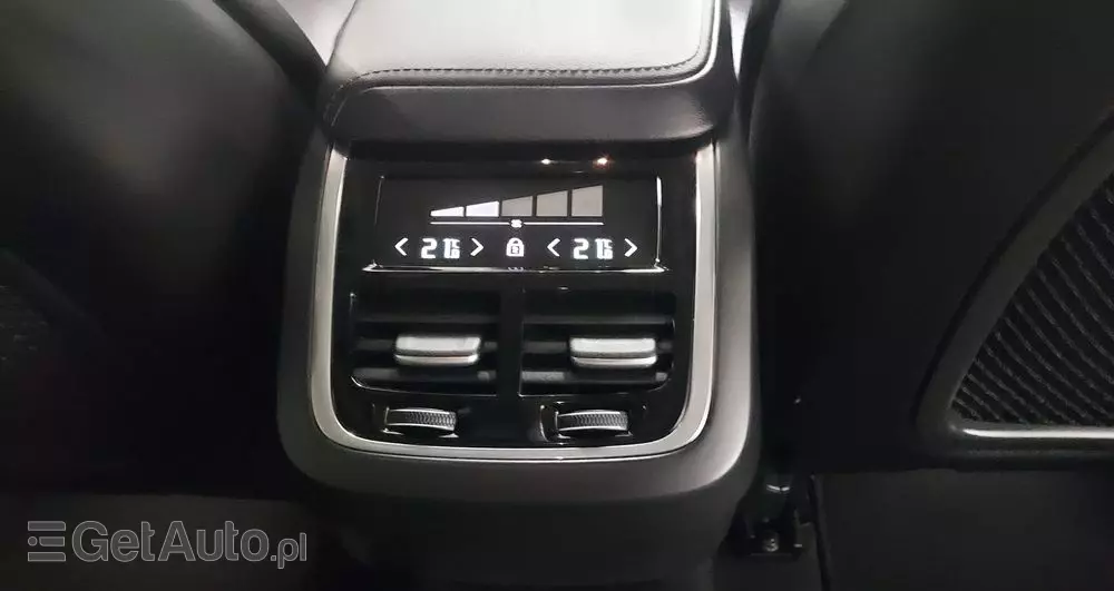 VOLVO XC 60 B4 D Plus Dark