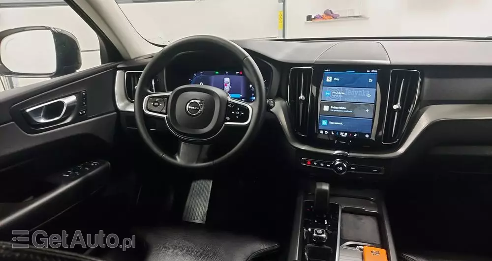 VOLVO XC 60 B4 D Plus Dark