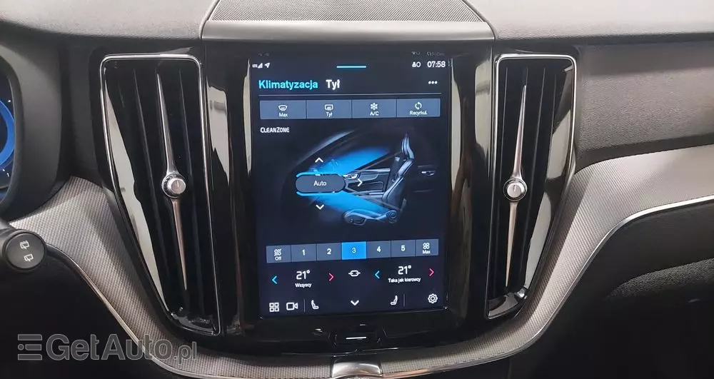 VOLVO XC 60 B4 D Plus Dark