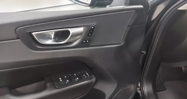 VOLVO XC 60 B4 D Plus Dark