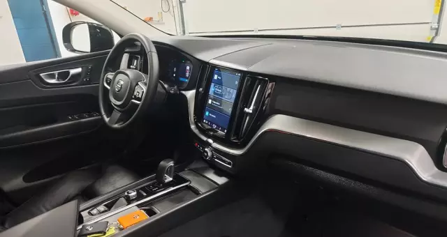 VOLVO XC 60 B4 D Plus Dark