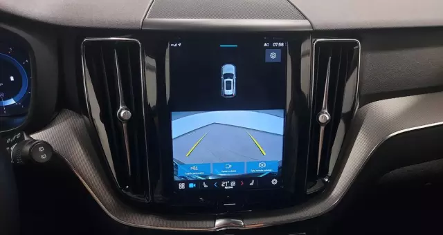 VOLVO XC 60 B4 D Plus Dark