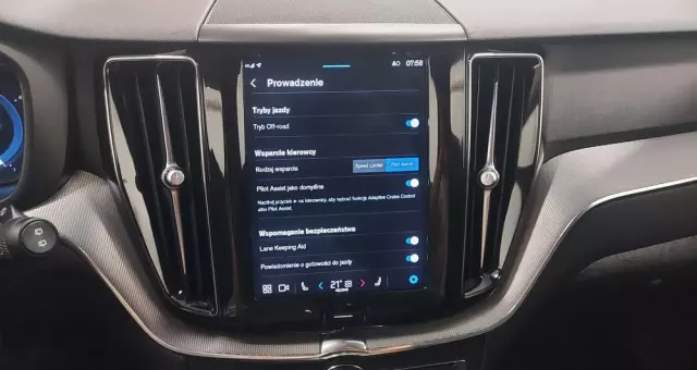 VOLVO XC 60 B4 D Plus Dark