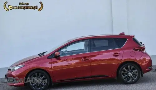 TOYOTA Auris 