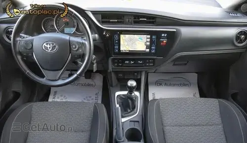 TOYOTA Auris 