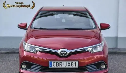 TOYOTA Auris 