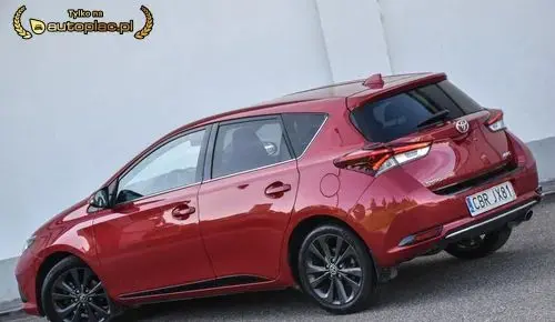 TOYOTA Auris 