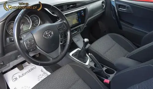 TOYOTA Auris 
