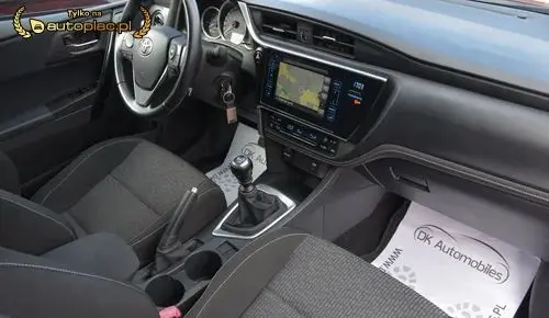 TOYOTA Auris 