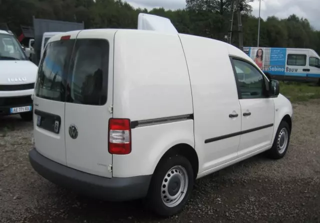 VOLKSWAGEN Caddy 