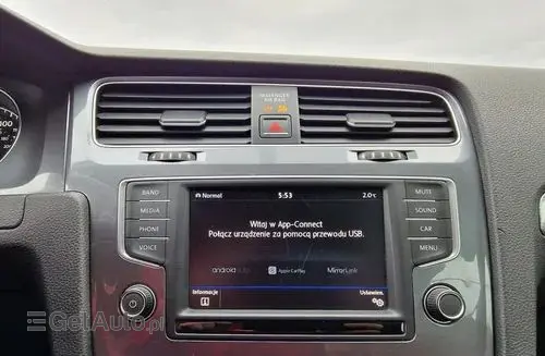 VOLKSWAGEN Golf 