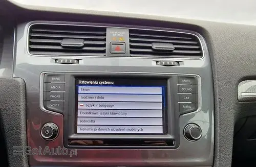 VOLKSWAGEN Golf 