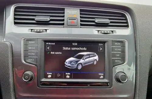 VOLKSWAGEN Golf 