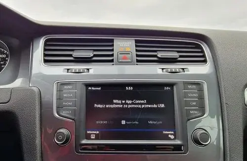 VOLKSWAGEN Golf 