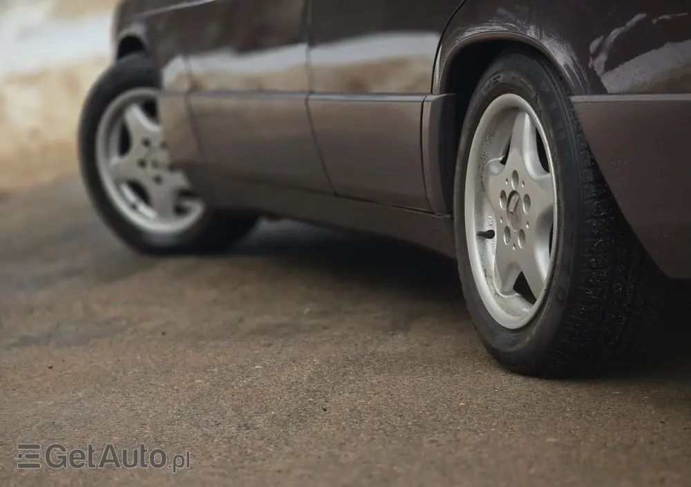 MERCEDES-BENZ W201 (190) 