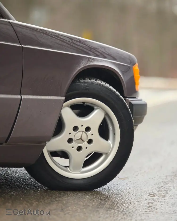 MERCEDES-BENZ W201 (190) 