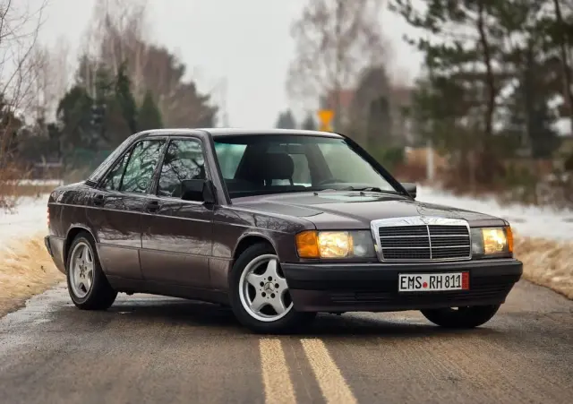 MERCEDES-BENZ W201 (190) 