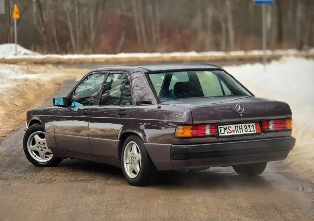 MERCEDES-BENZ W201 (190) 