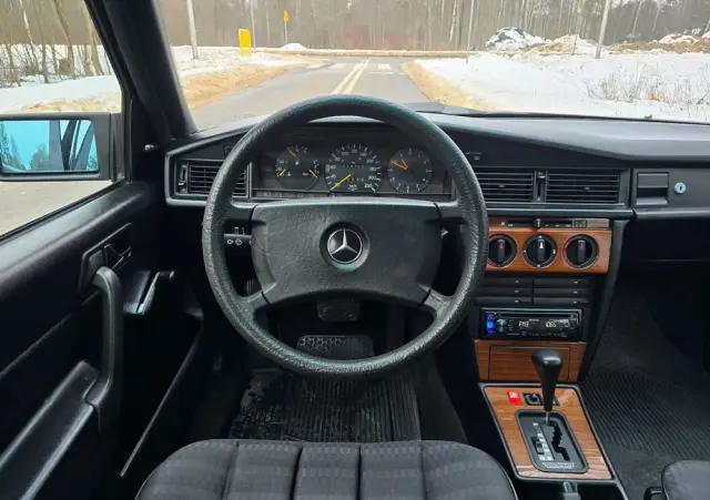 MERCEDES-BENZ W201 (190) 