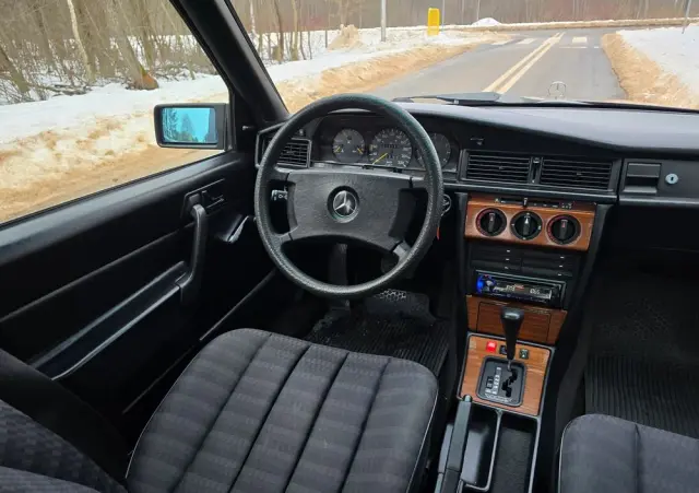 MERCEDES-BENZ W201 (190) 