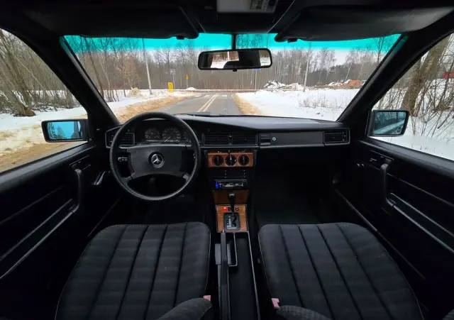 MERCEDES-BENZ W201 (190) 